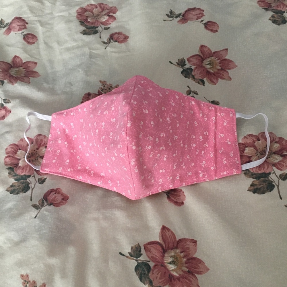 Darling Daisies: quality face masks